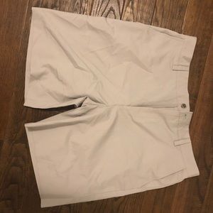 IZOD performance shorts golf